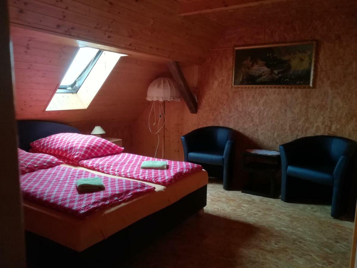 Ferienwohnung Private Svetluska Pobezovice Exterior foto