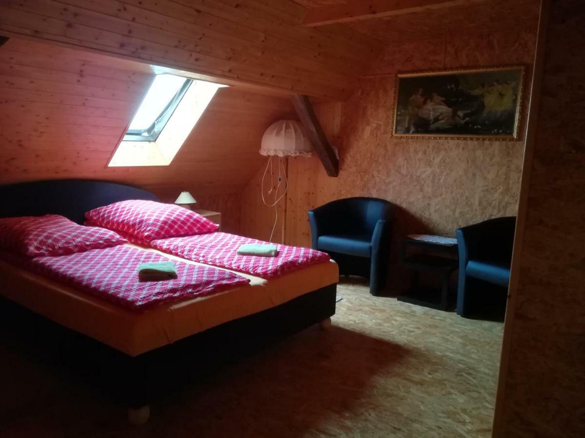 Ferienwohnung Private Svetluska Pobezovice Exterior foto